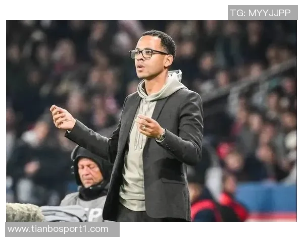 罗塞尼尔与切尔西签订至2031年的长期合同并可选择续约一年 罗塞尼尔与切尔西签订至2031年的长期合同并可选择续约一年