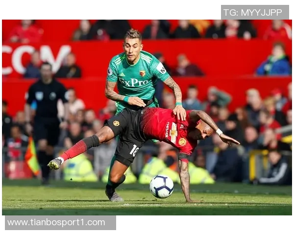 沃特福德球员因左腿内收肌拉伤预计缺阵两周以上 沃特福德球员因左腿内收肌拉伤预计缺阵两周以上