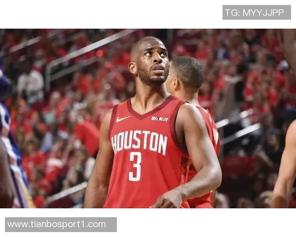 保罗举办派对仅三人到场球队文化建设屡遭冷遇引发关注 保罗举办派对仅三人到场球队文化建设屡遭冷遇引发关注