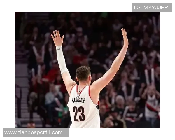 美媒称杨瀚森逐渐融入球队与夏普默契如开拓者的申京与阿门 美媒称杨瀚森逐渐融入球队与夏普默契如开拓者的申京与阿门