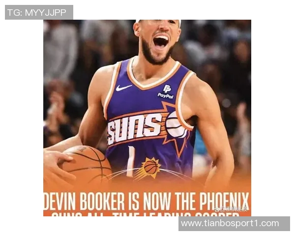 布克称赞马威为防守核心称其场上沟通与快速奔跑至关重要 布克称赞马威为防守核心称其场上沟通与快速奔跑至关重要