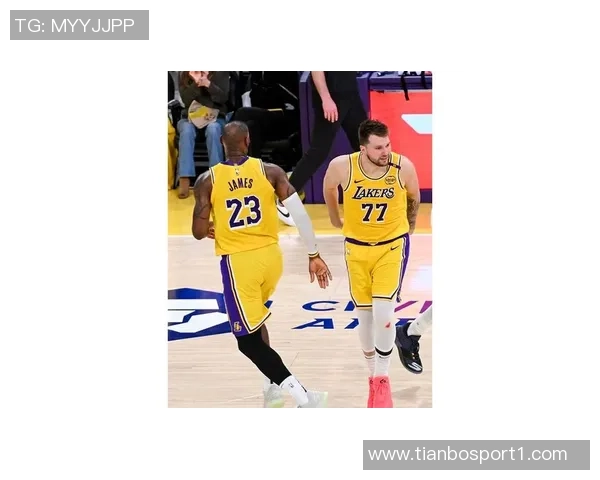 湖人次节遭遇惨败净负18分落后黄蜂9分詹姆斯仅得10分东契奇表现抢眼拿下19分