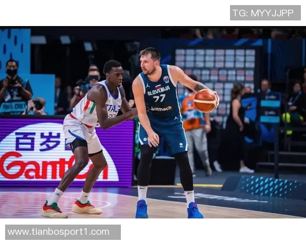 弗拉格巧妙制造东契奇犯规瞬间引发热议球迷直呼太戏剧化